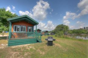 Lake Conroe Queen Studio Cabin 5